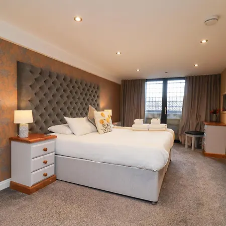 Olton Hall Engine Shed * Whitby