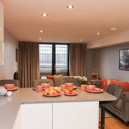 Olton Hall Engine Shed * ウィットビー