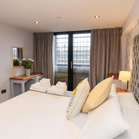 Olton Hall Engine Shed * ウィットビー