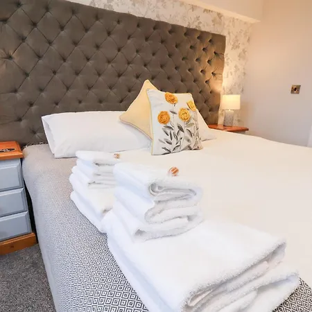 Olton Hall Engine Shed * ウィットビー