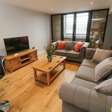 Olton Hall Engine Shed * Whitby